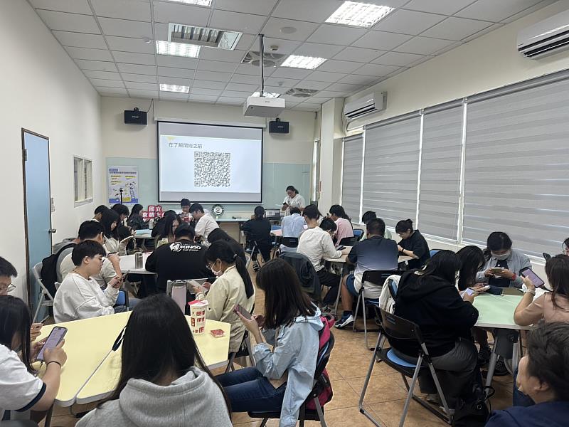 透過前後測問卷，瞭解學習成效。