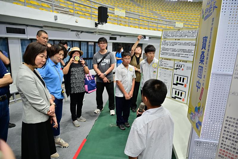 玩科學、學知識！饒慶鈴推動科學教育扎根 臺東科展嘉年華展現學子潛力