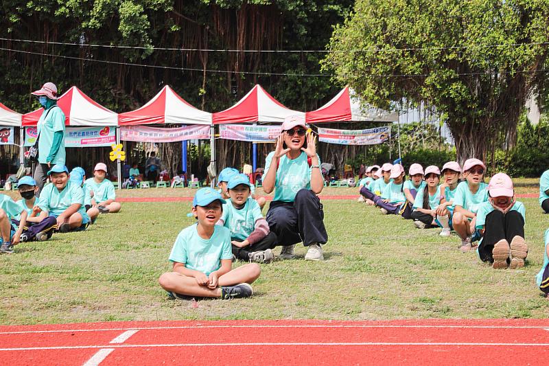 嘉義縣鹿草國小、松梅國小全新跑道正式啟用-3