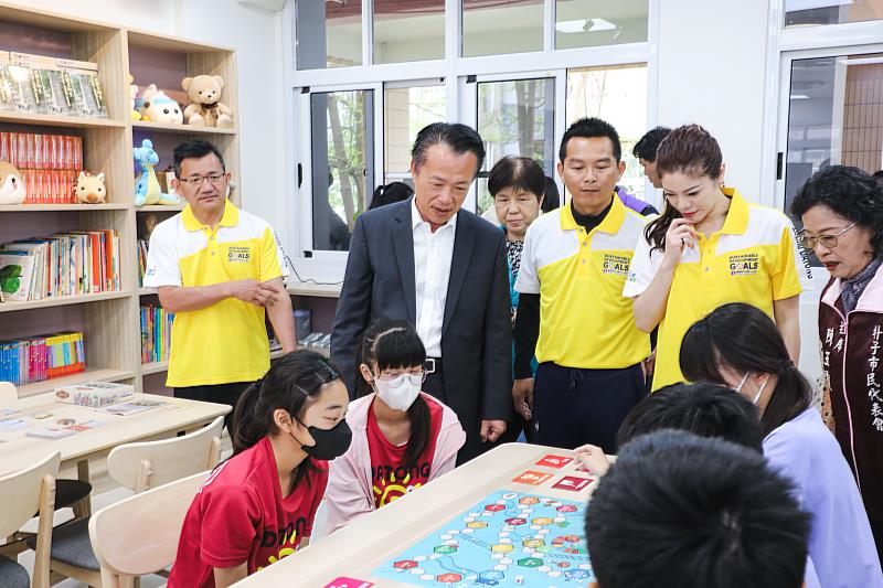 嘉義縣大同國小啟用「夢飛館」,打造AR、VR外語學習新天地-4