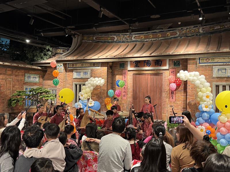 「竹音童樂:兒童節慶祝活動暨學生音樂團隊聯合展演」本周末(29、30日)於遠百竹北店7樓古厝區歡樂登場