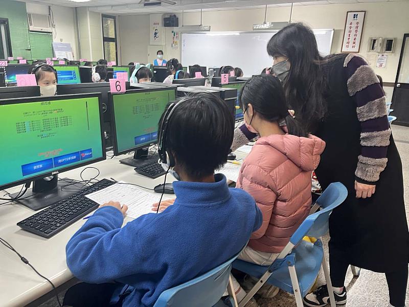 孩子們透過新竹英語字彙王競賽,提升英語學習能力。
