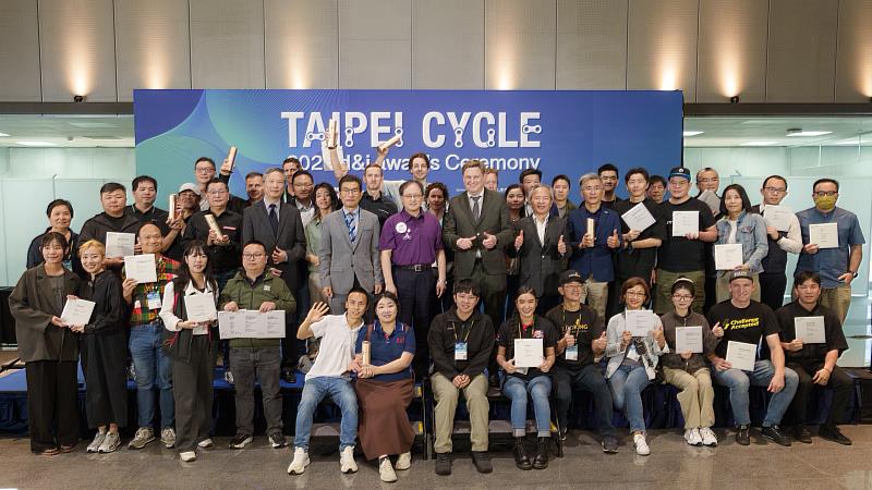 「Taipei Cycle d&i awards創新設計獎」今年吸引來自11國、共150件參賽作品，其中51件作品獲獎，包括7件金質獎作品。(貿協提供)
