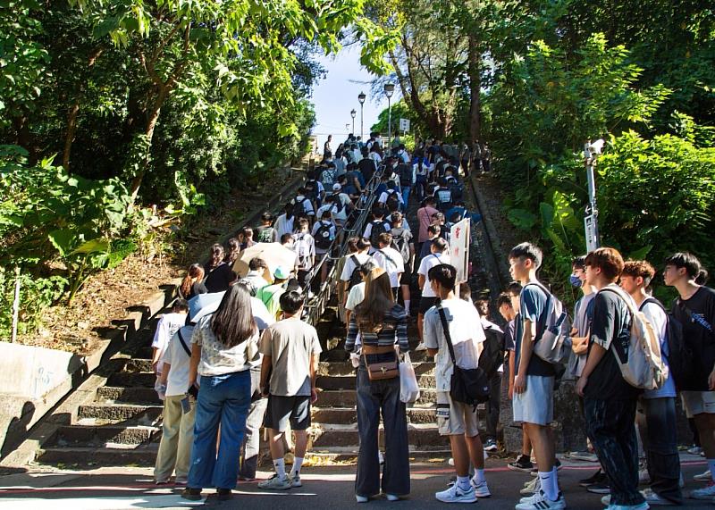 淡江大學114學年度大學申請入學第一階段報名23,419人,較前一年成長近3,000人。(圖/淡江大學提供)