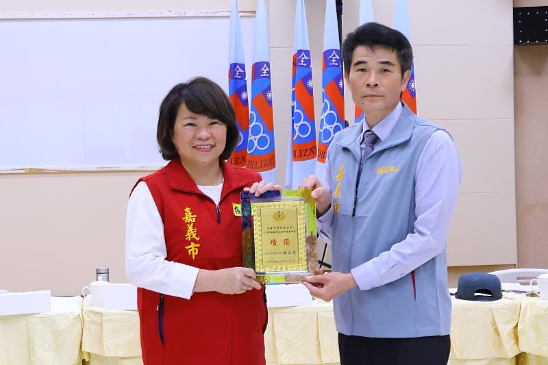 黃敏惠市長表揚113年「後備軍人資料清查作業」役政績優單位嘉義市西區公所