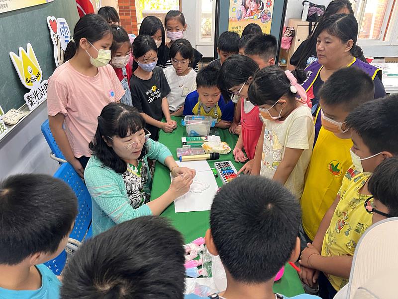 DIY老師指導手作步驟