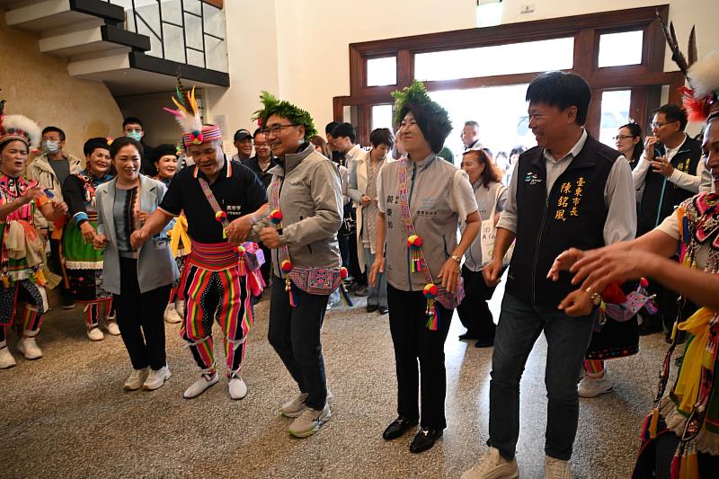 城市加乘交流 新北市長侯友宜率團訪臺東 饒慶鈴盼促進雙方產業合作