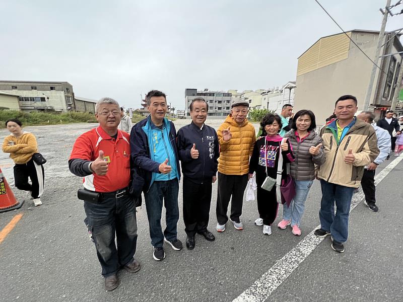 臺南市救國團為慶祝青年節，六甲區團委會舉辦「早安晨跑暨摸彩活動」