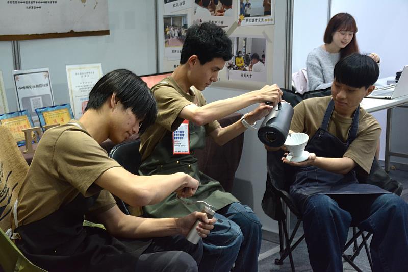 南大咖啡研究社首次參與全國評選，藉由團隊合作與主題展示獲得現場熱烈迴響