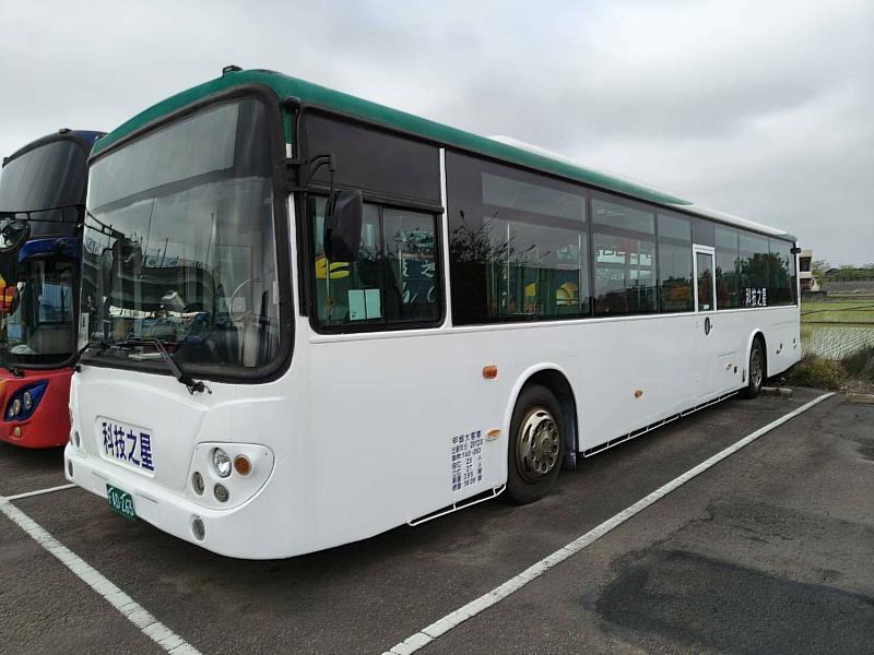 竹市73路公車即日起尖峰時段升級大型低底板公車。