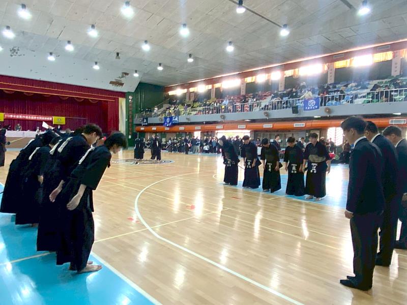 第49屆全國學生劍道錦標賽冠亞軍賽進場禮儀(照片/ 中國科大提供)
