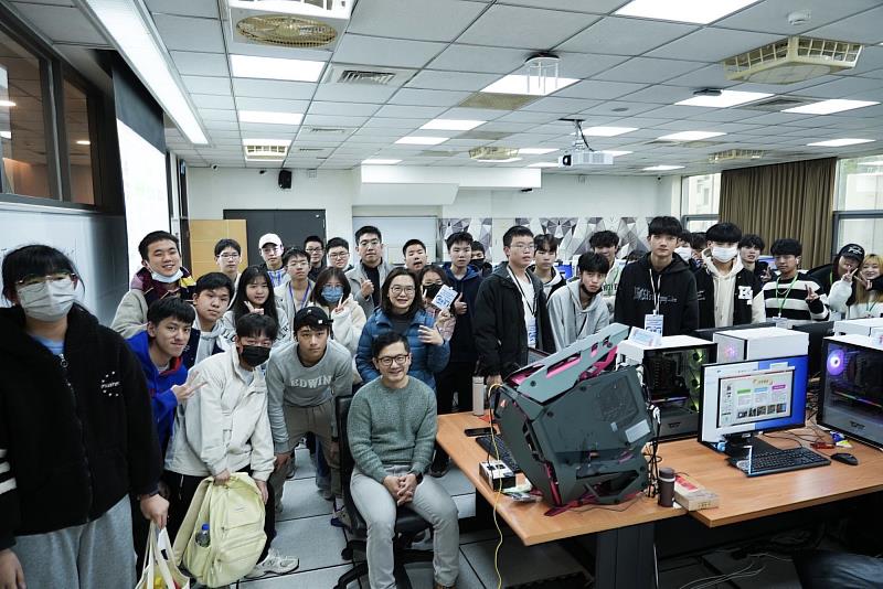 世新大學採用 AWS Academy 為學生提供雲端運算與AI/ML技術的系統化學習機會。（世新大學提供）