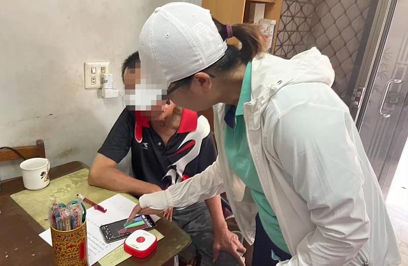嘉義市智慧觀測系統守護獨居長者 伊鍵通按下後最多可撥打20支電
