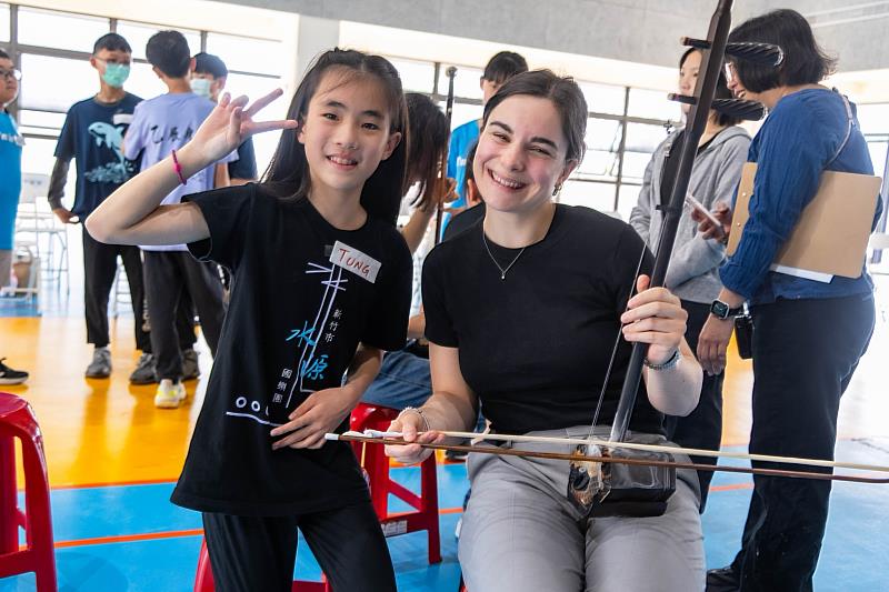 國際學伴與小學伴在輕鬆愉快的氛圍中建立深厚友誼