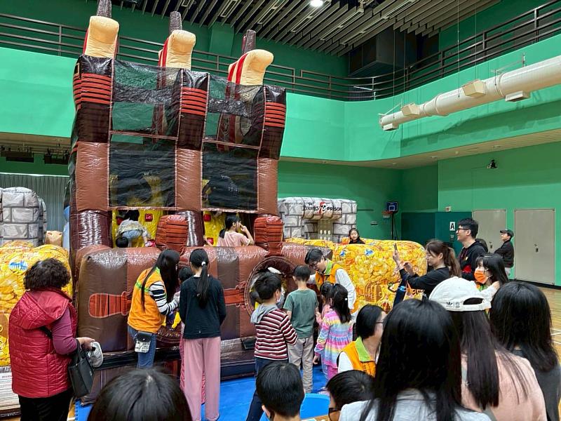大型氣墊遊具
