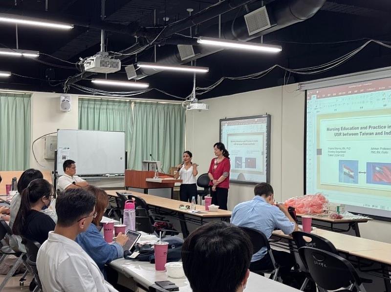 高醫大護理學系傑出畢業生 Sapna Sharma 以她的專業經歷分享台灣與印度的護理教育與實務發展，並探討大學社會責任（USR）的重要性與實踐