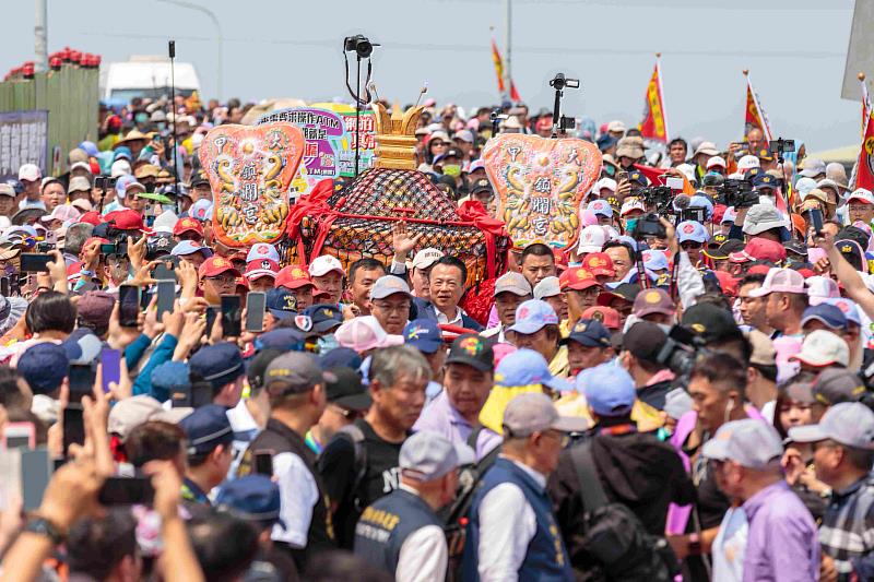 大甲媽遶境新港38週年 翁章梁率各界隆重迎駕