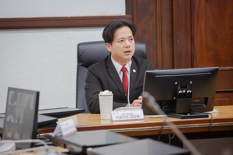 因應美關稅政策 ，中台灣區域治理平台召開線上會議，邱臣遠代理市長出席，盼8縣市攜手協助業者度過難關。