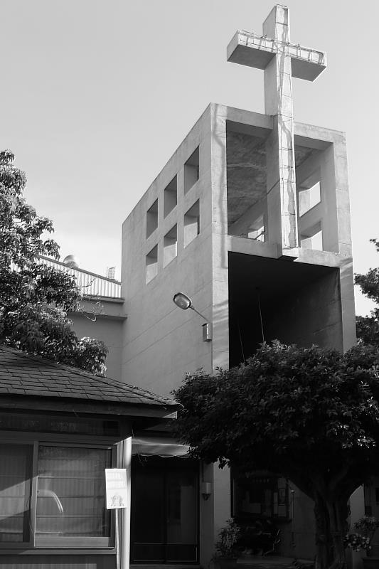建築師兼神父費宥諒（Karl_Freuler）設計的新營天主堂。