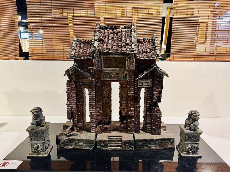 館內佰工坊選物店｜許明香老師精湛陶作溫潤動人，優惠資訊請洽現場
