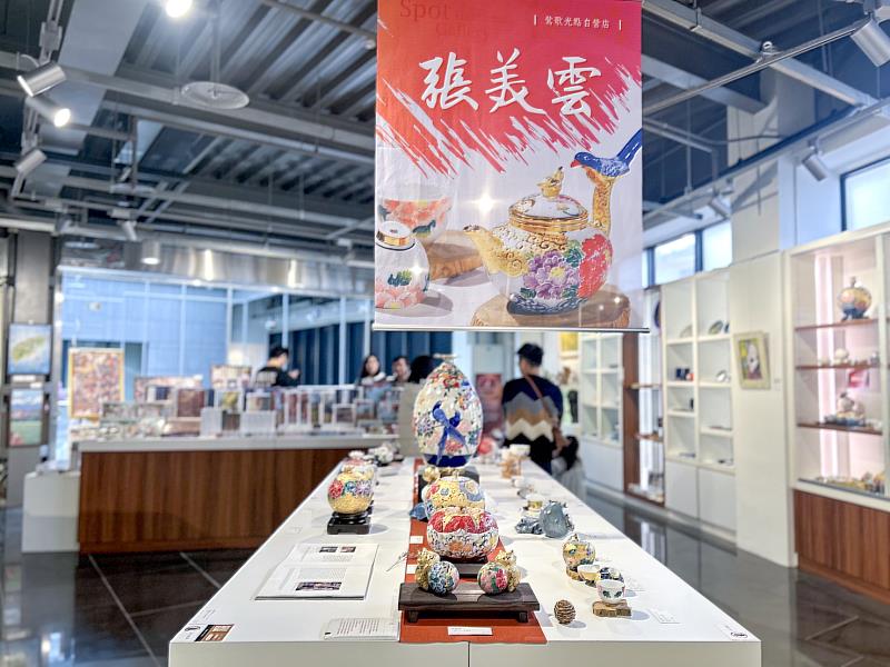 館內佰工坊選物店｜張美雲老師陶作風格獨具，優惠藝術品歡迎現場洽詢