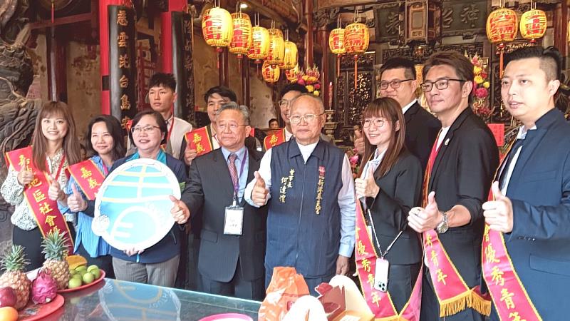 114年青年節拜會-新港奉天宮何達煌董事長陪同參香團拜合影