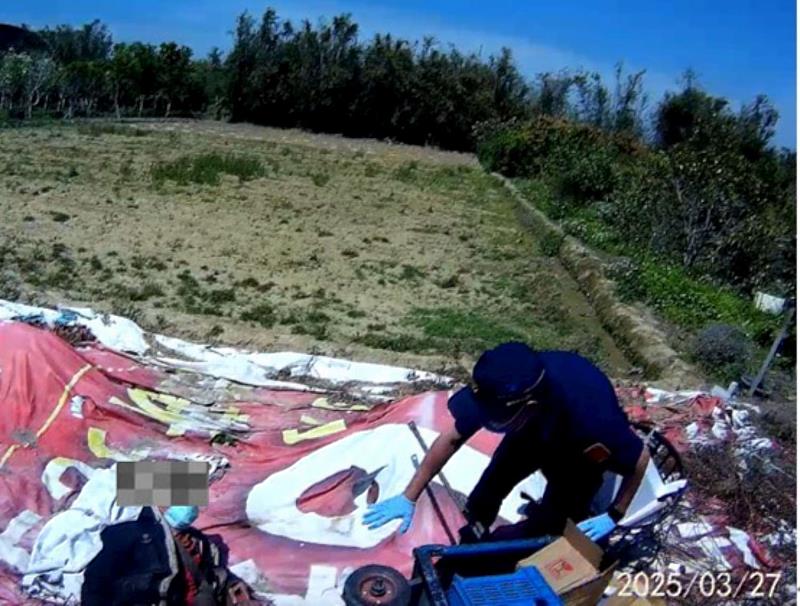 圖1 老翁烈日拾荒不慎跌落田中 竹市警即時趕抵合力救援送醫