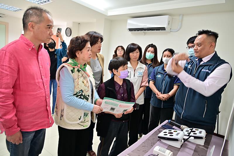 金馬影后陳淑芳與善心人士捐贈臺東縣生活輔具 饒慶鈴親臨感謝 助力身心障礙者福祉