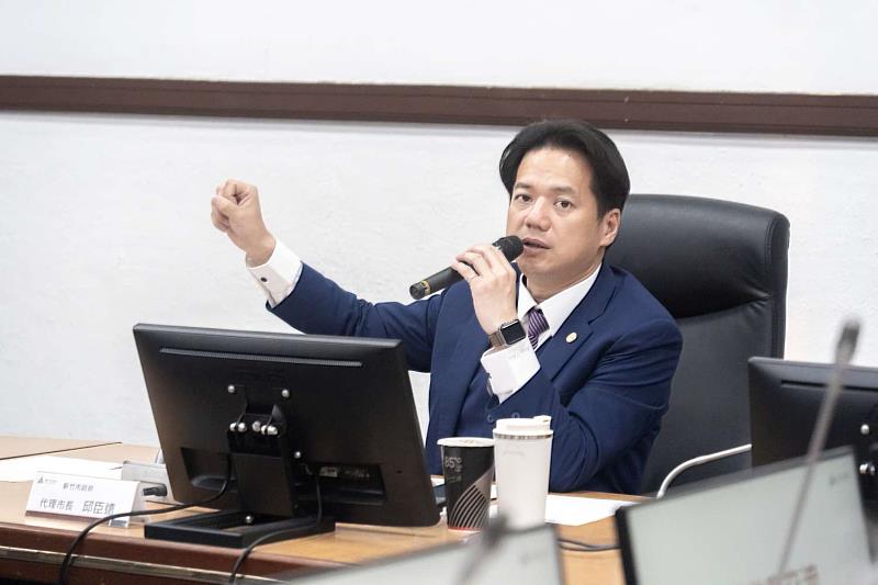 代理市長邱臣遠盼同舟共濟，團結便能克服難關！