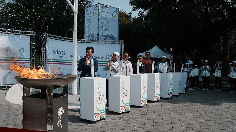聖火引火儀式於4月8日在巴克禮公園舉行