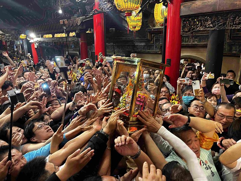 2025大甲鎮瀾宮媽祖回鑾 萬人空巷