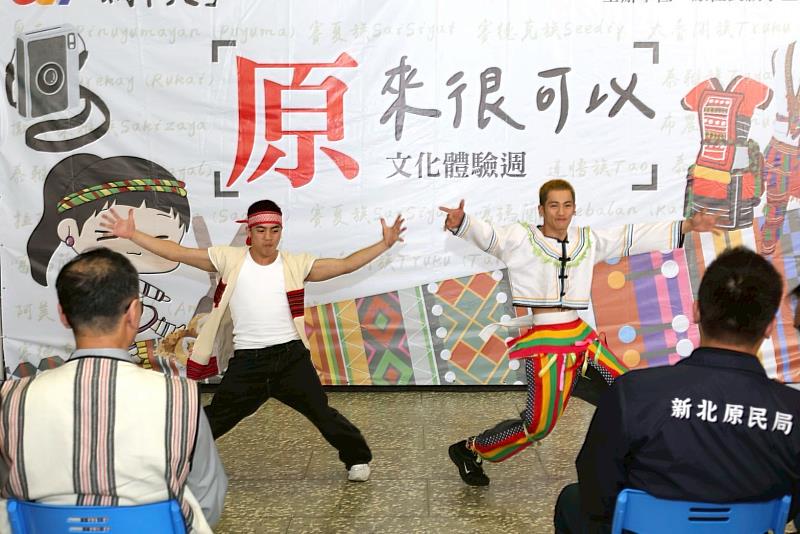 城市科大演藝系學生虎喇·諾亞與昂艾·古喇嘶舞藝出眾躍上國際