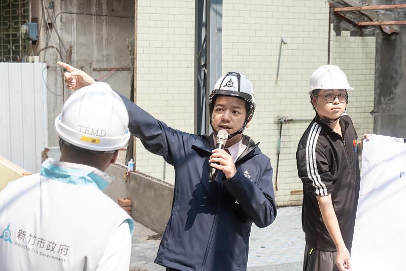 新竹市代理市長邱臣遠前往武昌街30號視察