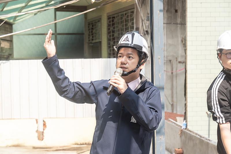 新竹市代理市長邱臣遠前往武昌街30號視察