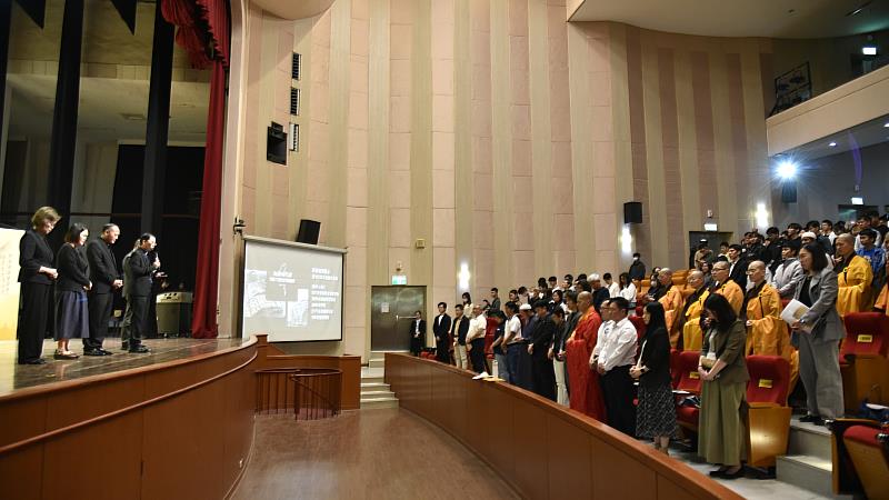 現場集結各宗教代表分別為緬甸祈福