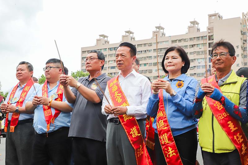 西螺社口媽回娘家，嘉義縣長翁章梁親自接駕-3