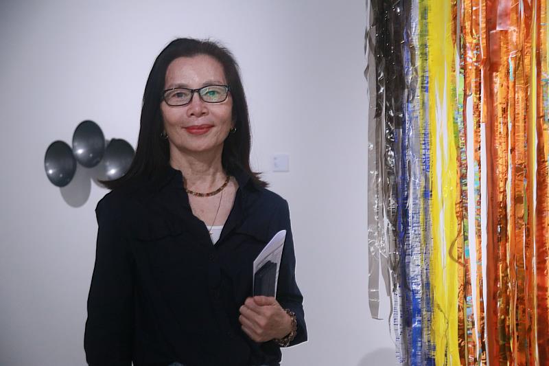 徐秀美是台灣知名藝術家，曾為倪匡《衛斯理》系列小說繪製封面