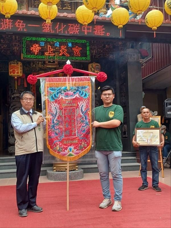走過二甲子 ，全臺白龍庵如性慈敬堂八家將喜迎文化資產登錄證書及頭旗