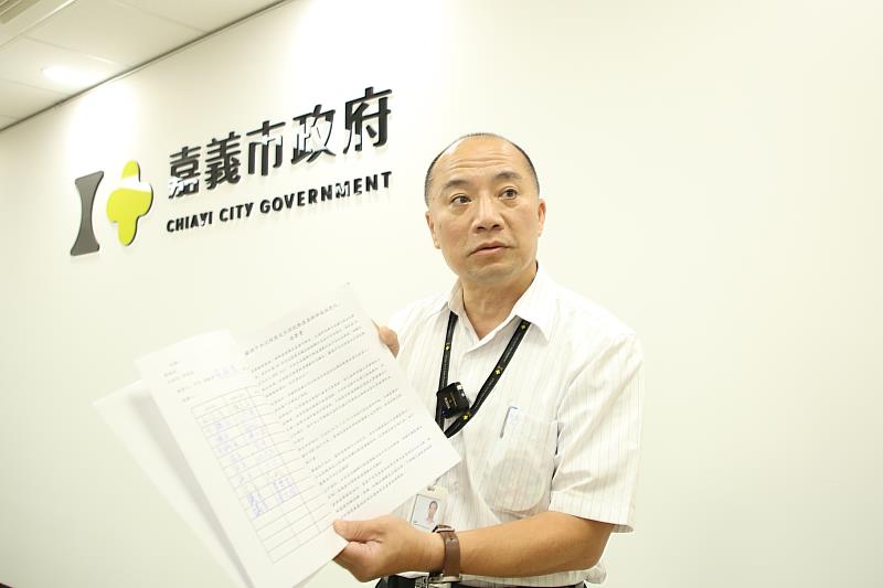 交通處長許啟明說明連署過程