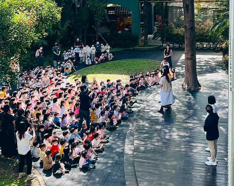 四季藝術幼兒園西屯分校師生,一同見證這充滿愛與關懷的時刻