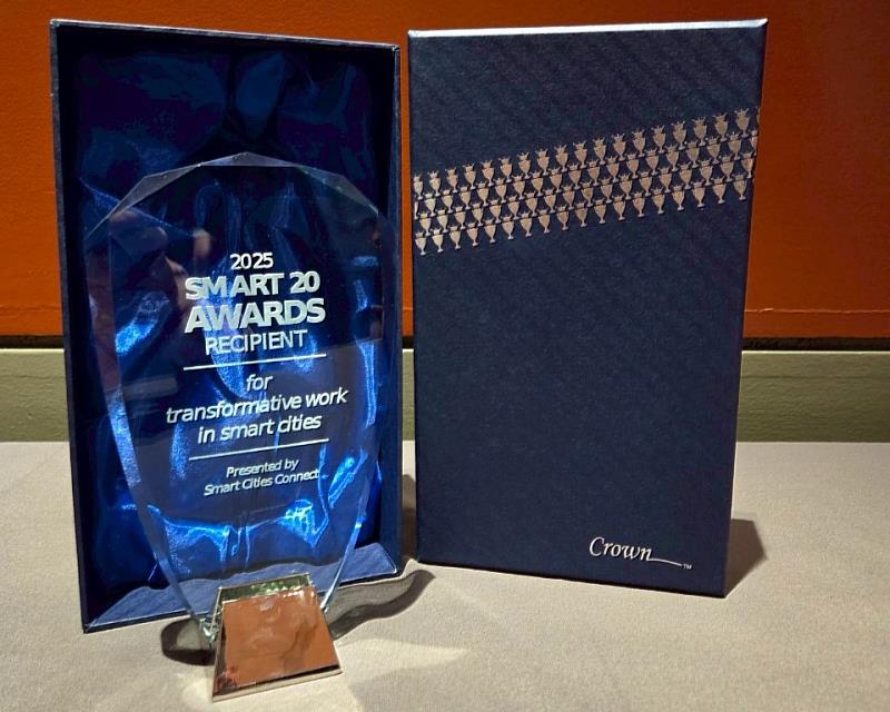 新北市參與2025年Smart Cities Connect舉辦之Smart 20 Awards頒獎典禮，以「5G智慧共桿」榮獲國際智慧城市大獎。