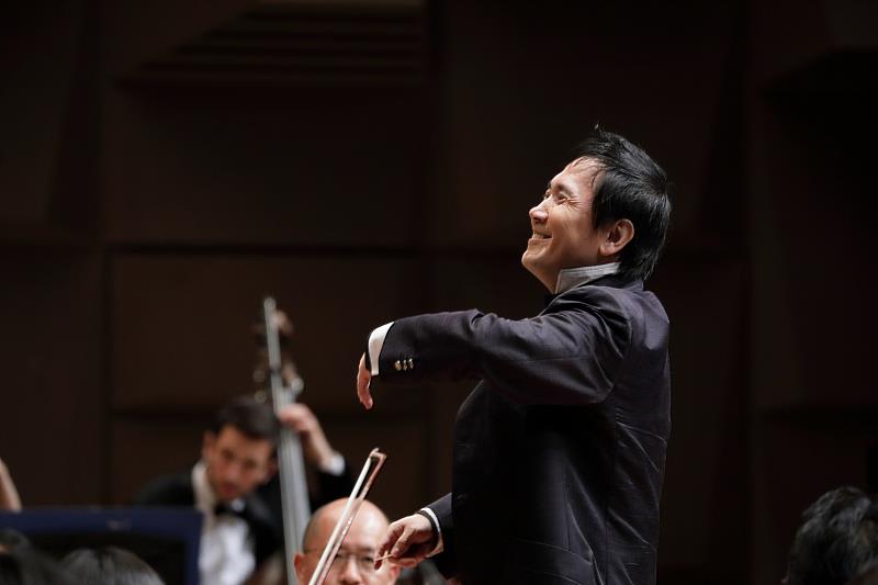 指揮家大植英次（Eiji Oue）將再度攜手國臺交，演繹聖桑與馬勒經典之作。(c)飯島隆