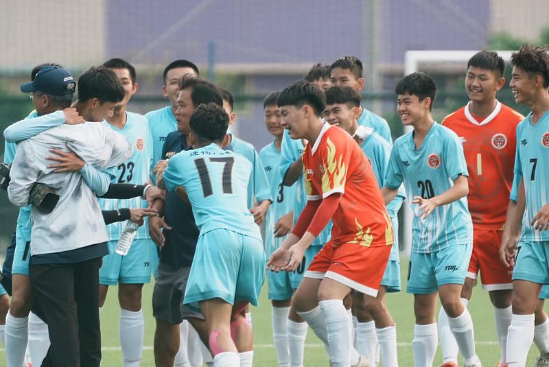東石國中男子足球隊首冠! 踢出嘉義縣新傳奇