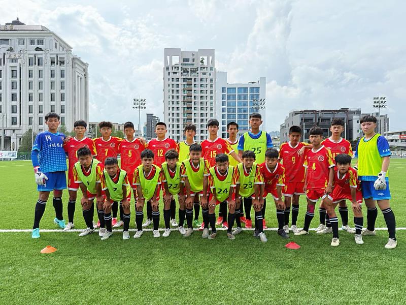 東石國中男子足球隊首冠! 踢出嘉義縣新傳奇