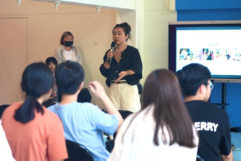 公廣系系友張雅筑回母校分享職涯歷程