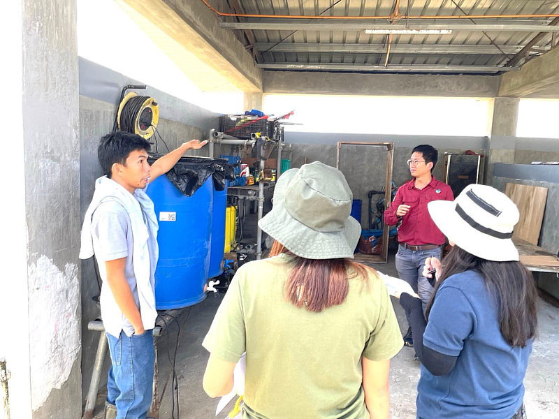 合作社幹部向稽核單位進行說明