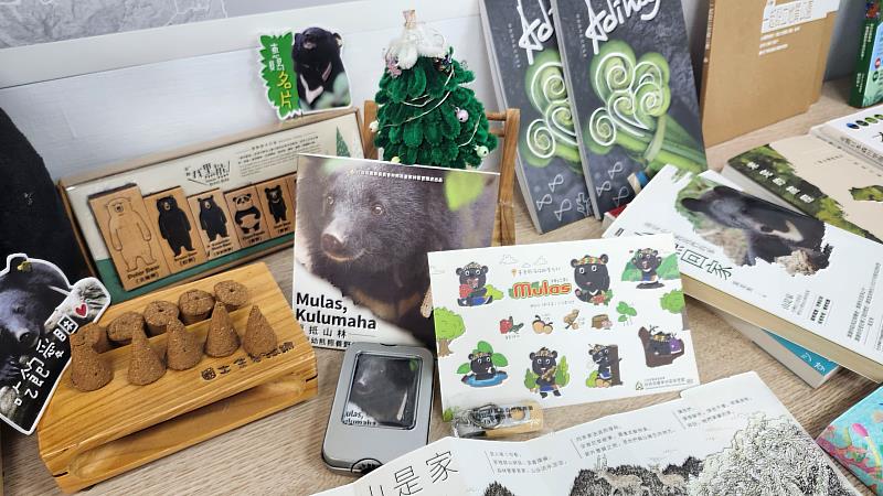 現場也展示包括:外來入侵種-刺軸含羞木防除利用成果、都歷國土綠網推動成果、瀕危物種保育(臺灣黑熊、臺灣狐蝠)成果實體展示。