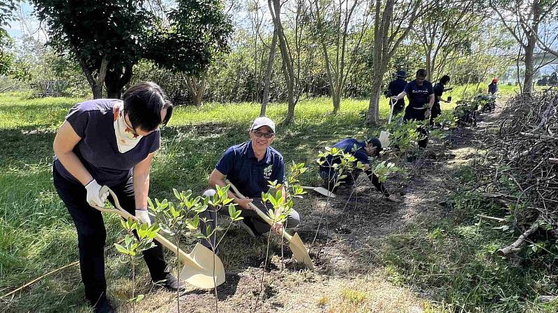 花蓮分署攜手中廣花蓮台 植原生綠籬築友善職場活動照片