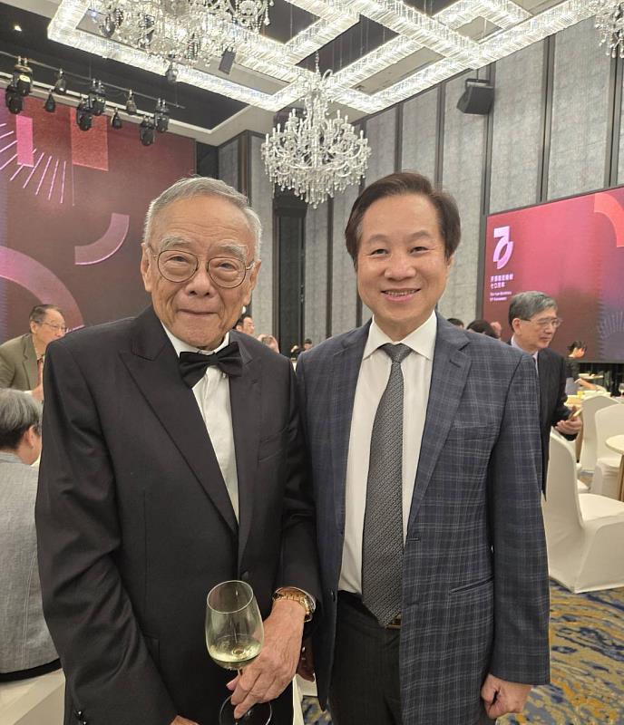 蔣仲燾董事長希望這筆基金能支持藝術中心修繕、推動博雅教育等規劃,並為東海邁向「全人教育」與「人文×AI」共融的未來盡一份心力。