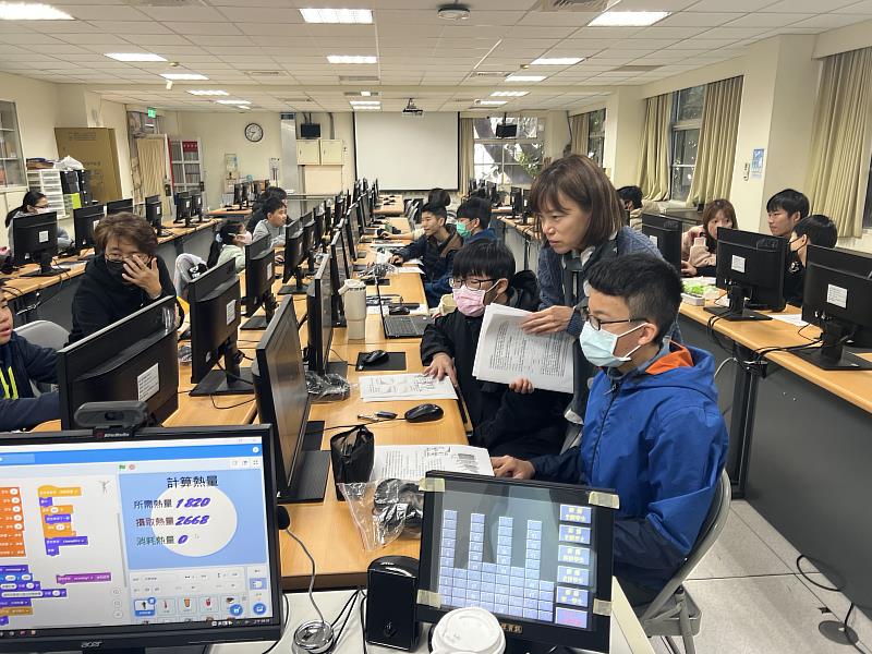 圖五、教育處辦理推動114全國貓咪盃SCRATCH競賽前之師生假日集訓